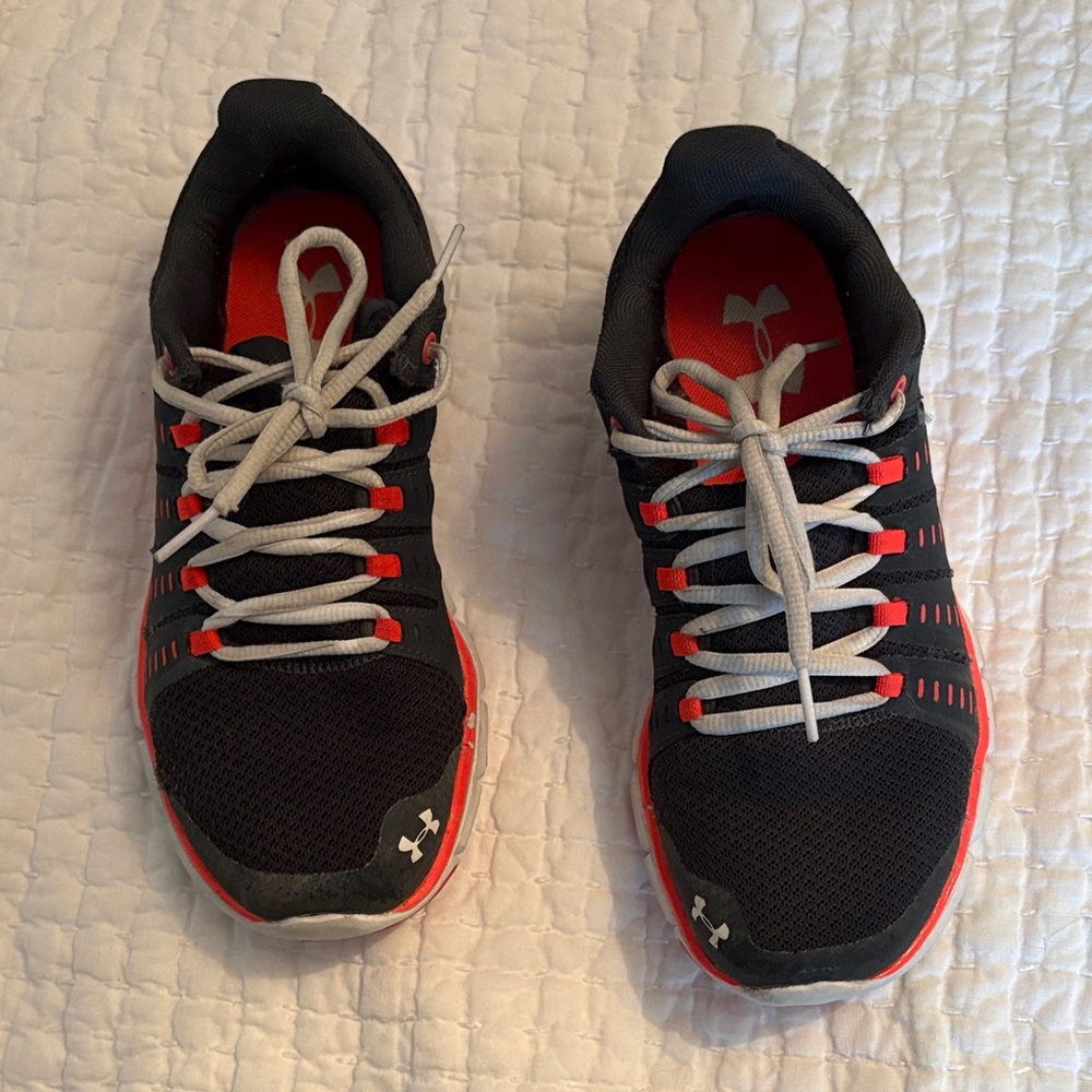 Under Armour Women’s Black and Red Running Shoes Sneakers Size 6.5 - Picture 1 of 4